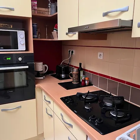 Chez Mamie - 8 Personnes - Familial - Confort - Parking Public - Librairie Ferienhaus